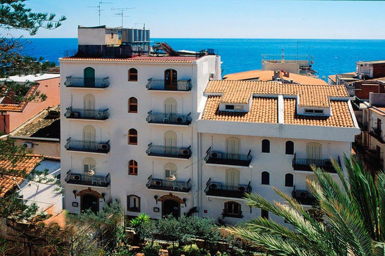 Hotel Da Peppe Letojanni Εξωτερικό φωτογραφία