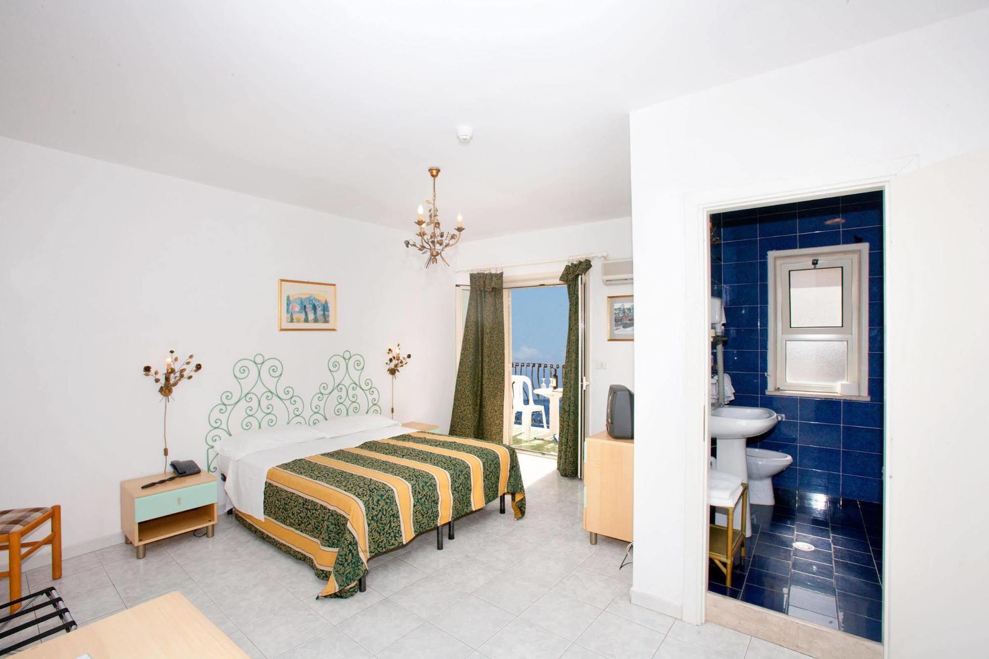 Hotel Da Peppe Letojanni Εξωτερικό φωτογραφία